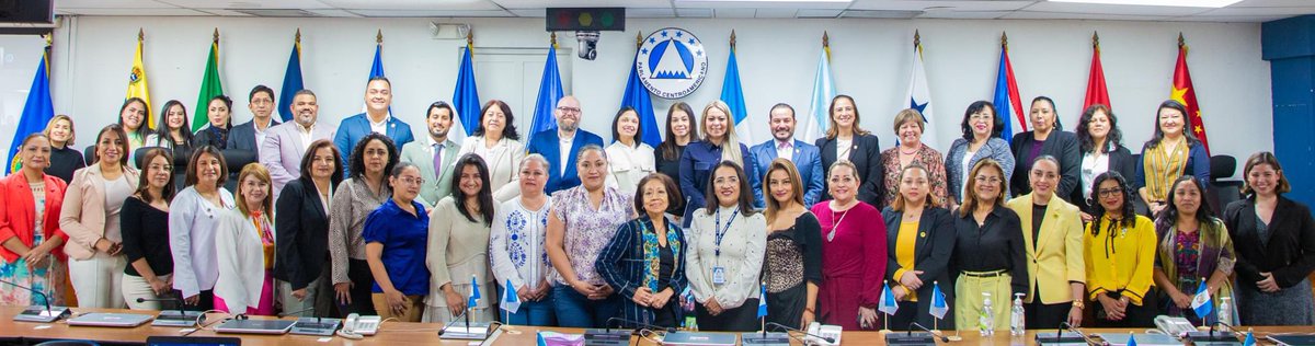 KARLABASO's tweet image. Empoderamiento económico y autonomía de las mujeres rurales. Parlacen. #diputadosparlacen #mujeres #mujermigrante #karlabaso