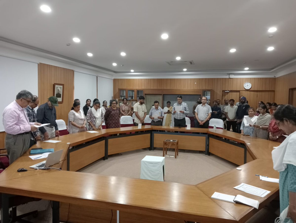 IASc, Bengaluru (@iascbng) on Twitter photo Nationwide Swachhata Hi Seva (SHS) 2024 Campaign: 'Swachhata Pledge' taken by Indian Academy of Sciences staff on 25 September 2024
#SHS2024
#SwabhavSwachhata
<a href="/SwachhBharatGov/">Swachh Bharat Urban</a>
<a href="/swachhbharat/">Swachh Bharat Mission - Grameen</a>
#SwachhtaHiSeva Nationwide Swachhata Hi Seva (SHS) 2024 Campaign: 'Swachhata Pledge' taken by Indian Academy of Sciences staff on 25 September 2024
#SHS2024
#SwabhavSwachhata
<a href="/SwachhBharatGov/">Swachh Bharat Urban</a>
<a href="/swachhbharat/">Swachh Bharat Mission - Grameen</a>
#SwachhtaHiSeva