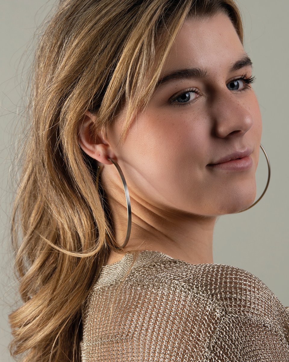 Ti2_Titanium's tweet image. Add some colour to your autumn outfits with our titanium hoops! If you suffer from skin irritation from precious metals, our titanium jewellery is hypoallergenic and therefore perfect for you!

Add a dash of colour with these hand-crafted titanium hoops. 

ti2titanium.com/large-subtle-c…