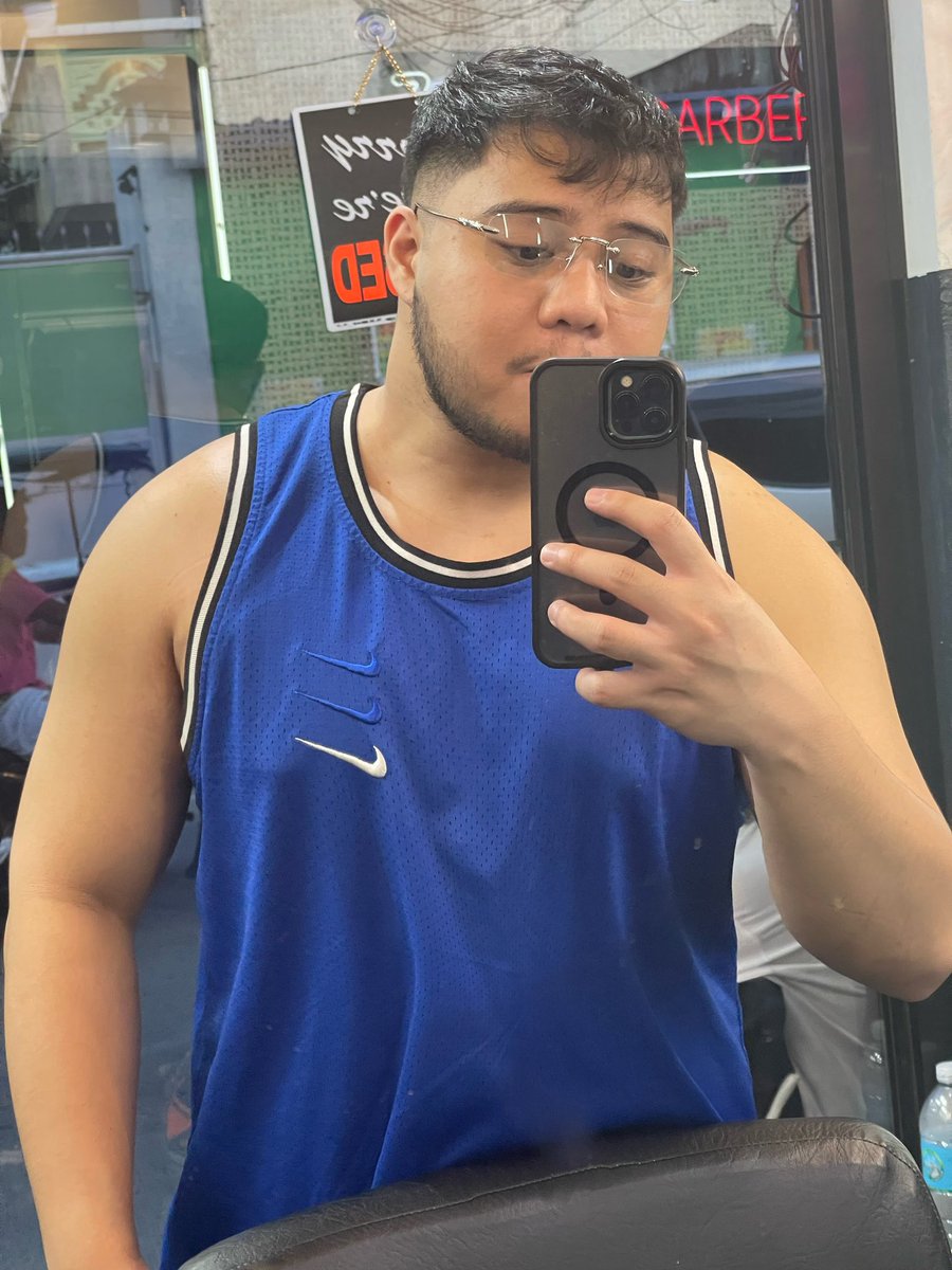Yuumified's tweet photo. 136 peso haircut— 💇🏿 https://t.co/lkILzZ1U5U