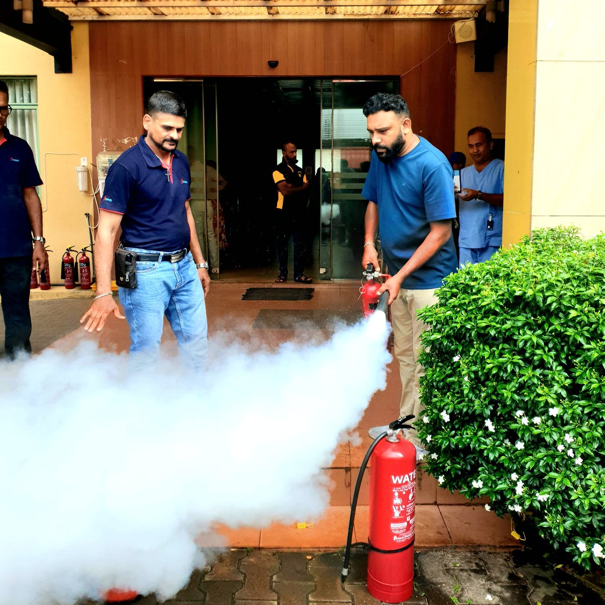 Mike_Affinity's tweet photo. From a low-performing dept a few years ago to now giving back to the community.
Our team is proud to offer FREE maintenance & service to Apeksha Hospital’s Radiotherapy Unit, ensuring uninterrupted patient care.
Grateful for this journey!
#CSR #Lka #FiretechLK #ApekshaHospital https://t.co/Uxd1NpzAAC