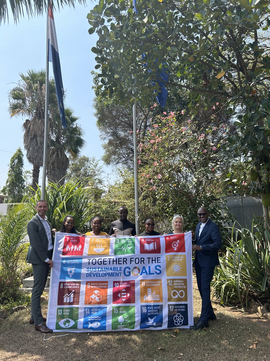 NLinRwanda's tweet photo. 🎉 Happy SDG Day! Today we celebrate the potential of sport to empower communities, youth and women and drive sustainable development. We are teaming up with @Righttoplayrw & @BugeseraC to use cycling 🚴 to achieve a greener & inclusive future ☘️ #togetherfortheSDGs #YouthAtHeart https://t.co/IAE7tYV0vG