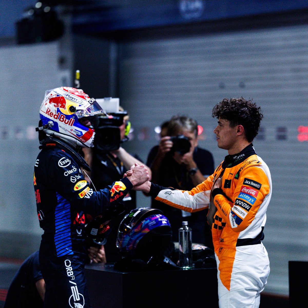 redbullracing's tweet photo. Top ✌️ in the Drivers' Championship 🤝

#F1 || #SingaporeGP 🇸🇬 https://t.co/cxClfy1Ppw