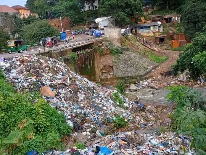In Freetown, Sierra Leone's capital, many families have found ways to make a living by repurposing items from the city's waste, often living in or near large dump sites.

Click on this link to get the full story👇🏼

facebook.com/share/p/187c6o…