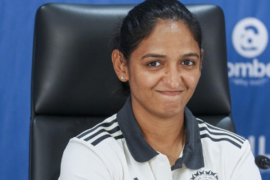 HPKaur_fan's tweet photo. Pics from the Press Conference ✨️
@ImHarmanpreet ♥️🧿 
.
.
.
#HarmanpreetKaur #Harmanpreet  #CaptainKaur #Kaur07 #Harman #HPK #IWCT #Harry #HPK07 #KaptaanKaur #BCCIWomen #WomenCricket #WPL #WomenPremierLeague #WPL2024 https://t.co/45I6fZBxKW