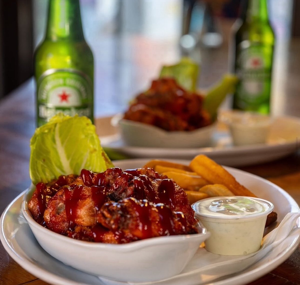 TheAuldDub_'s tweet photo. It’s time for your Wednesday Wing fix and we’ve got you covered 🙌
All Day Menu Served from 12pm - 9pm
#theaulddubliner #pub #templebar #dublin #dublinpubs #alldaymenu #wings #chickenwings #wingwednesday https://t.co/GsuYrd5YBY