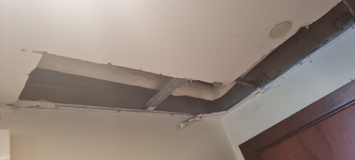 AHamoudi1's tweet photo. @DubaiProperties @JBR_AE 

Such a deplorable service by #JBR #Dubai_properties_managment #DP in #JBR thier main purpose is to make the life of residents #hell we can't even get a #gatepass to fix a damaged false ceiling from their substandard AC pipes , common areas are dirping 2 https://t.co/g8hAy0OYze
