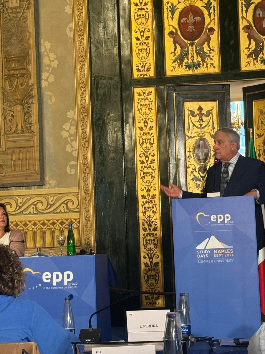 Em #Nápoles, a debater a importância do Mediterrâneo para a Europa. Antonio Tajani, vice-primeiro ministro Italiano, disse bem: "Precisamos de dar mais atenção às relações com os países africanos." África continua a ser fulcral para os interesses europeus, tanto a nível económico