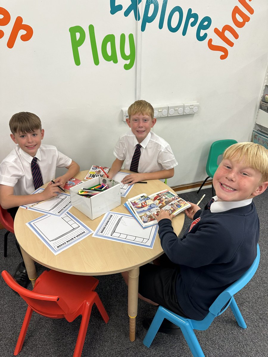 halfpennylane's tweet image. 6W had a fantastic visit to Pontefract Library. We especially enjoyed choosing a book to bring back to school. There might not be too many books about footballers left now!

#BeHalfpenny
#PersonalDevelopment 
#PontefractLibrary