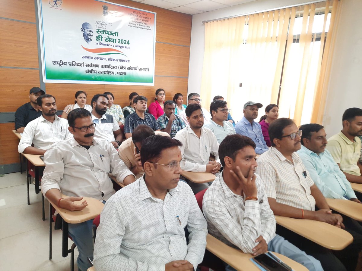 FodPatna's tweet photo. #SHS2024 #SwabhavSwachhata#SanskaarSwachhata
पटना क्षेत्रीय कार्यालय में  दिनांक-25-09-24 को श्री सुशील कुमार सिंह, एस.एस.ओ. के द्वारा  पीपीटी के माध्यम  से Reduce, Reuse, Recycle activitiesaligned to Mission Life (Life style for environment)  के बारे में बताया गया। https://t.co/JVhtqoAO6q