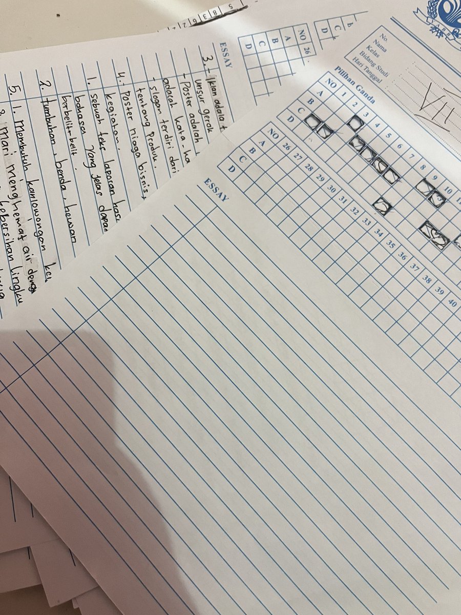 libraacc's tweet image. Ngoreksi kelas 6 smp + 6 smk mantap bgt rasanya😭