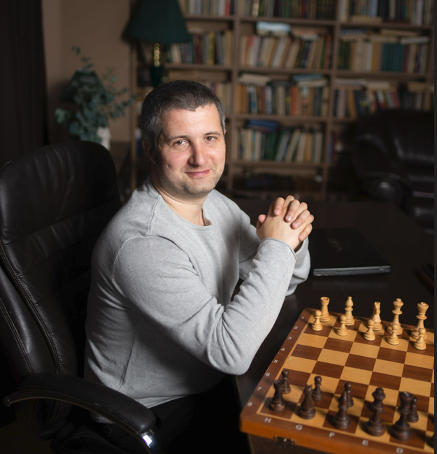 Why Can't You Be Sad on Calls?

Of course, we're talking about work calls here. In everyday life, I often feel down, but I always put on a smile for calls and poke myself in a soft spot to fidget in my chair—it adds energy. Why do I do this? It’s simple:

1 In most cases, clients