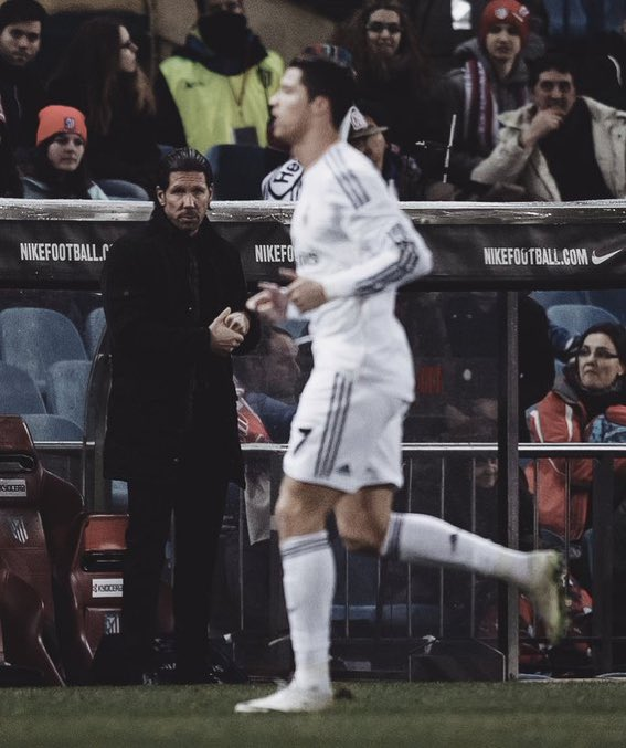 Footballtweet's tweet photo. Only 4 players have ever managed to score a hat-trick against Diego Simeone's Atlético Madrid:

🇵🇹 Cristiano Ronaldo
🇵🇹 Cristiano Ronaldo
🇵🇹 Cristiano Ronaldo
🇵🇹 Cristiano Ronaldo

Simeone's nightmare. 👽 https://t.co/7fy9pwkRzd