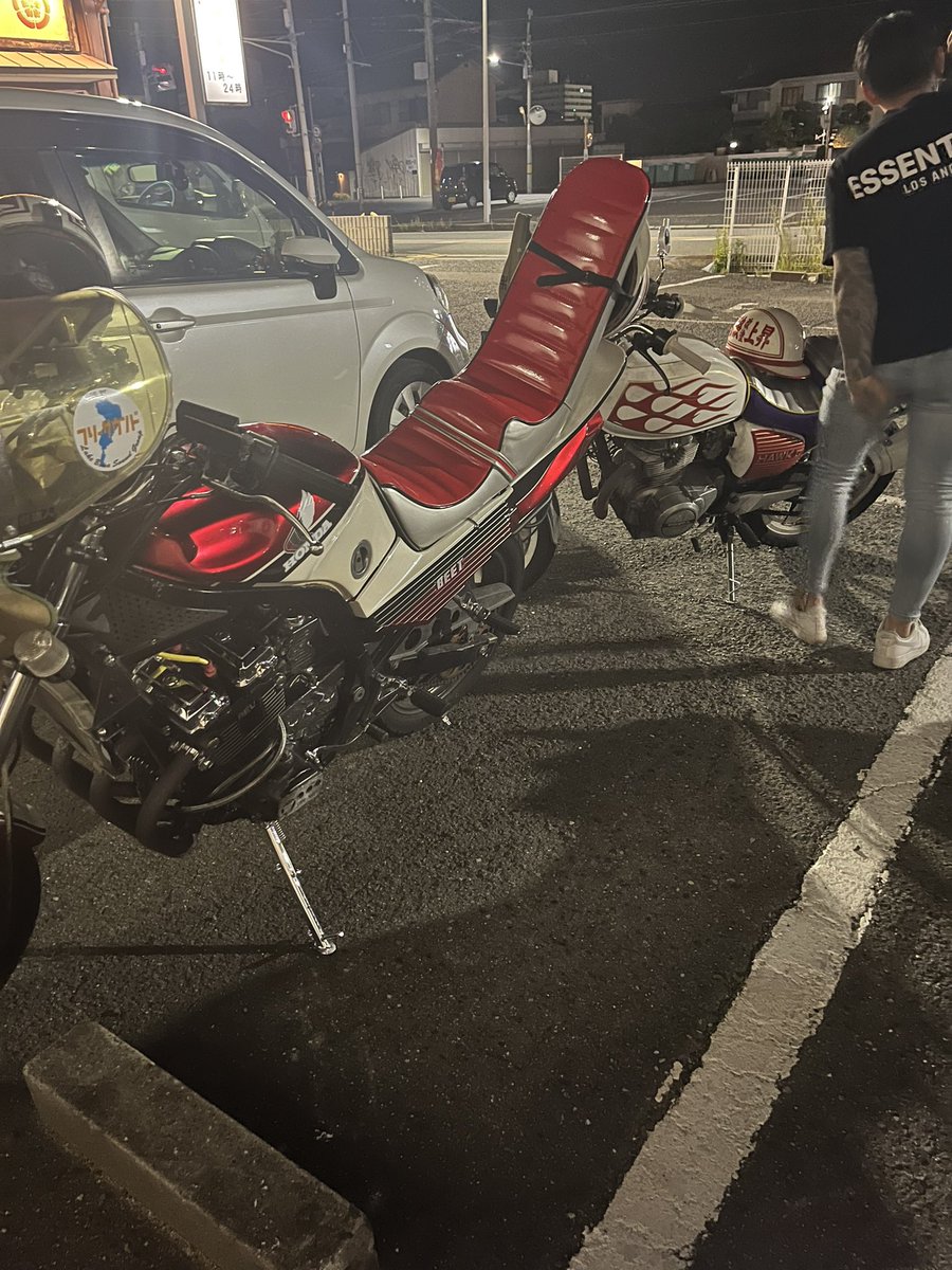 ツバキ tweet media