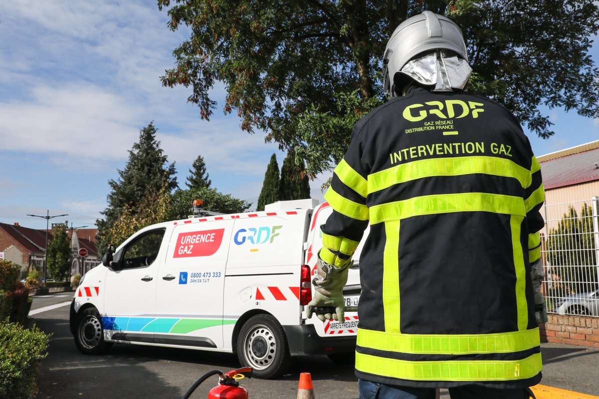 #cnspf2024 :  #GRDF x SDIS, on est ensemble ! Grâce à cette collab, nos salariés bénéficient de 15 jours de disponibilité par an, dont 7 dédiés à la #formation , pour s’engager pleinement en tant que #pompier volontaire. Un soutien concret pour ceux qui protègent nos vies ! 👩‍🚒💪