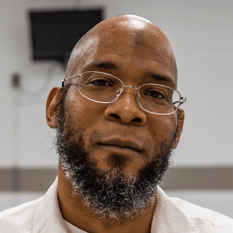 Eshkaro's tweet image. #BreakingNews 

Marcellus Williams has been executed, despite admissions from a prosecutor&apos;s office claiming his innocence.

His final statement was made public:  

&quot;All Praise Be To Allah In Every Situation!!!&quot;

#MarcellusWilliams #FinalStatement
