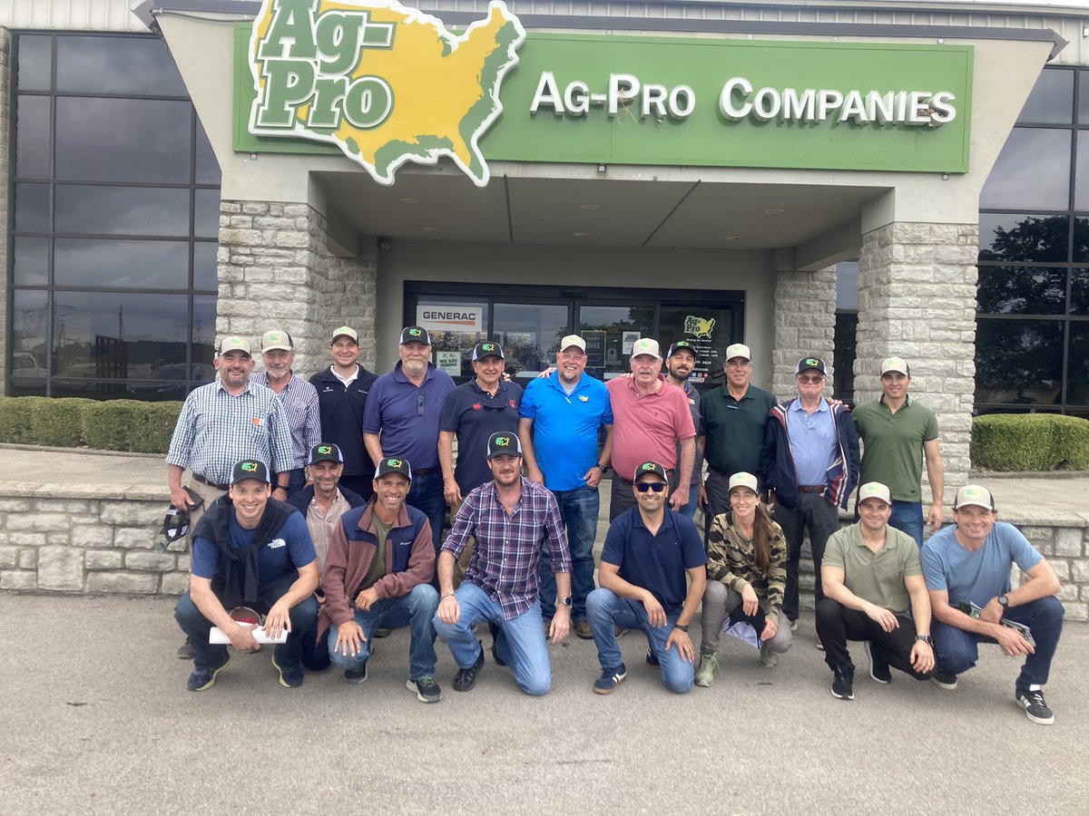 fpconservando's tweet photo. Visita en el estado de Ohio a un productor y una concesionaria JD. Importante la tecnología que viene en Agricultura dé precisión. https://t.co/LD4sTVeka5