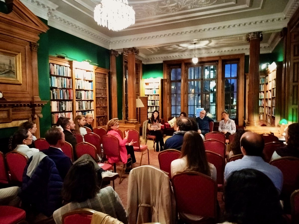 A huge GRAZIE to all who joined us for the first #APERicerca event yesterday! Special thanks to our incredible speakers for sharing their insights and experiences 🇮🇹🇬🇧. And to all attendees - your energy and engagement made it truly unforgettable! 🍷✨