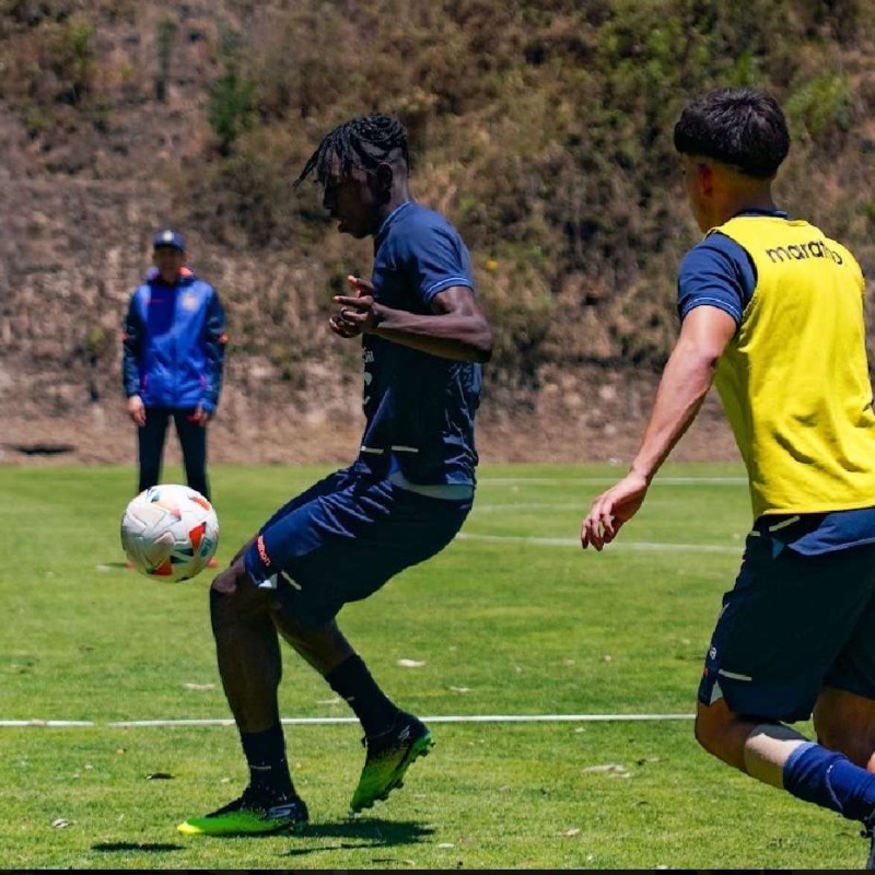 afcb_academy's tweet photo. 'My mum’s from Ecuador. I’m very proud because she takes it very seriously and loves the country' 🗣️

#afcb's Malcom Dacosta Gonzalez on his international call-up 🇪🇨

He is currently taking part in a training camp with Ecuador under-16s ⚽️ https://t.co/1daqcrmh9G