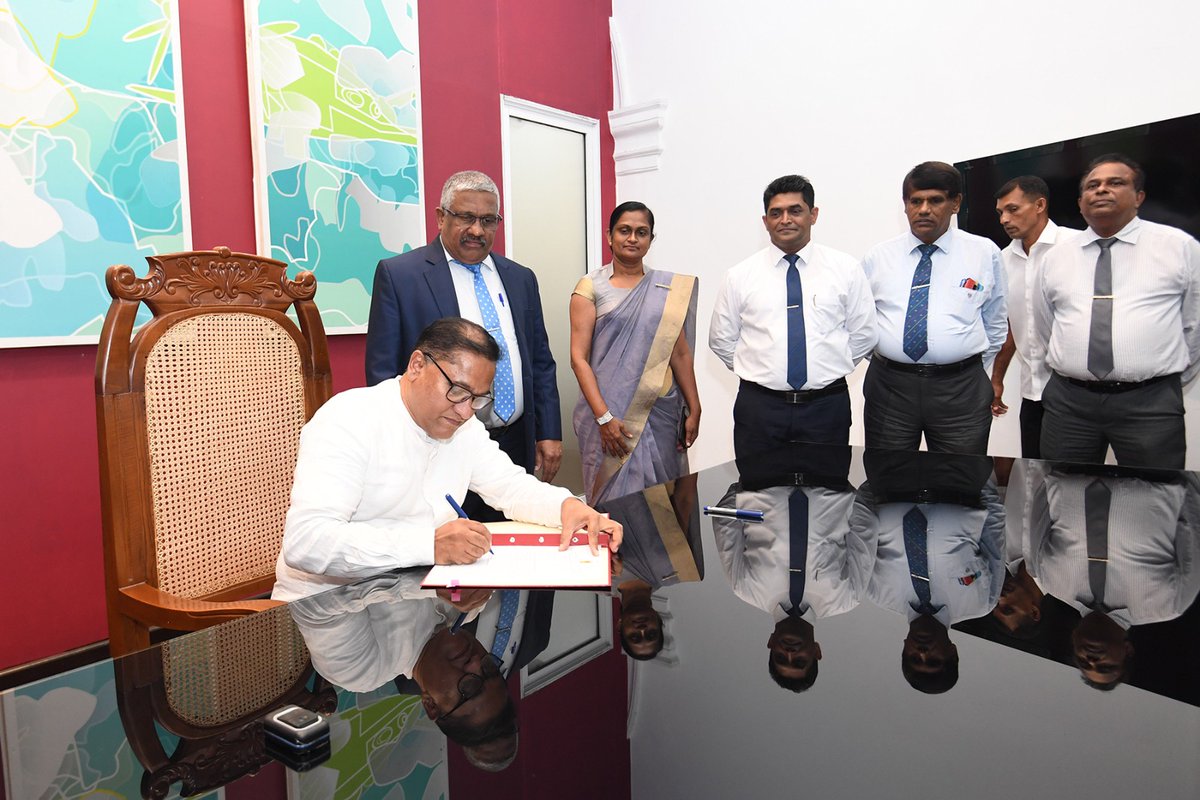 New Minister of Ports and Civil Aviation Takes Office
read more,
news.slpa.lk/index.php/2024…