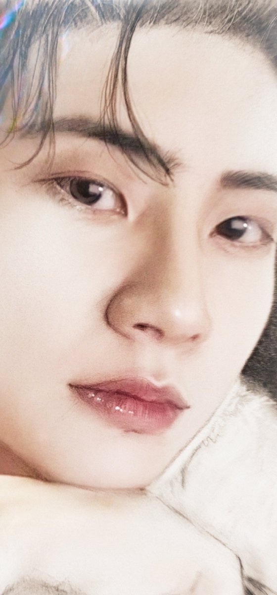 HaPpyYoAz0608's tweet photo. Hello autumn 🍂 #LEEJINHYUK #pencildrawing #portrait https://t.co/9hOVowXyBn