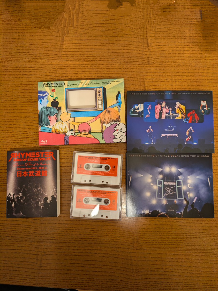 kusaka_musuta's tweet photo. #ライムスター 武道館ライブのBlu-rayが届いた！
ジャケット最高。特典のカセット最高。ライブアルバム最高。
これから観るけど、内容は最高のさらに上。副音声の生ビールコメンタリーで2度たのしめる。
あー楽しみ。ビール買ってこよ。

#RHYMESTER
#OpenTheWindow
#utamaru
#MummyD
#DJJIN https://t.co/BQIMZouklI