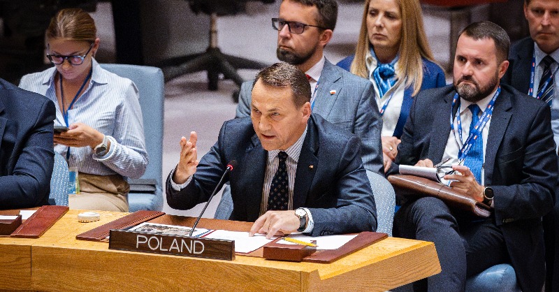 MSZ_RP's tweet photo. Publikujemy polski 🇵🇱 tekst przemówienia, które min. @sikorskiradek wygłosił podczas debaty Rady Bezpieczeństwa ONZ 🇺🇳 w Nowym Jorku ⬇️