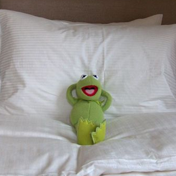 handokotjung's tweet photo. Ujan                                       Ujan
di jam tidur:                        di jam pulang kerja: https://t.co/8Va4VgzXvz
