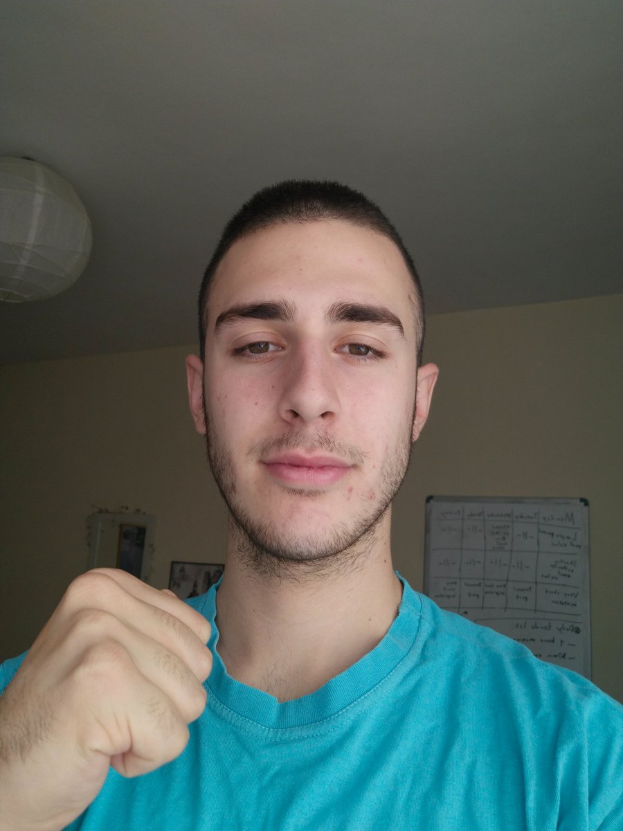 copycashing's tweet image. In a world full of distractions,

Focus on your dreams.

Every action counts.

Don't forget that.