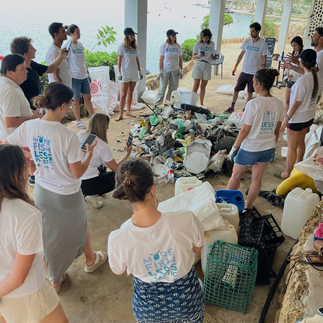 🌊💙 ¡Increíble trabajo en equipo junto a @0plasticmenorca ! Durante los dos días del #OceanFilmFestival en #Menorca, se han logrado recoger 315 kg de plástico de nuestras preciosas costas. 🙌🌍

¡Juntas, seguimos luchando por nuestros océanos! 💪🌊