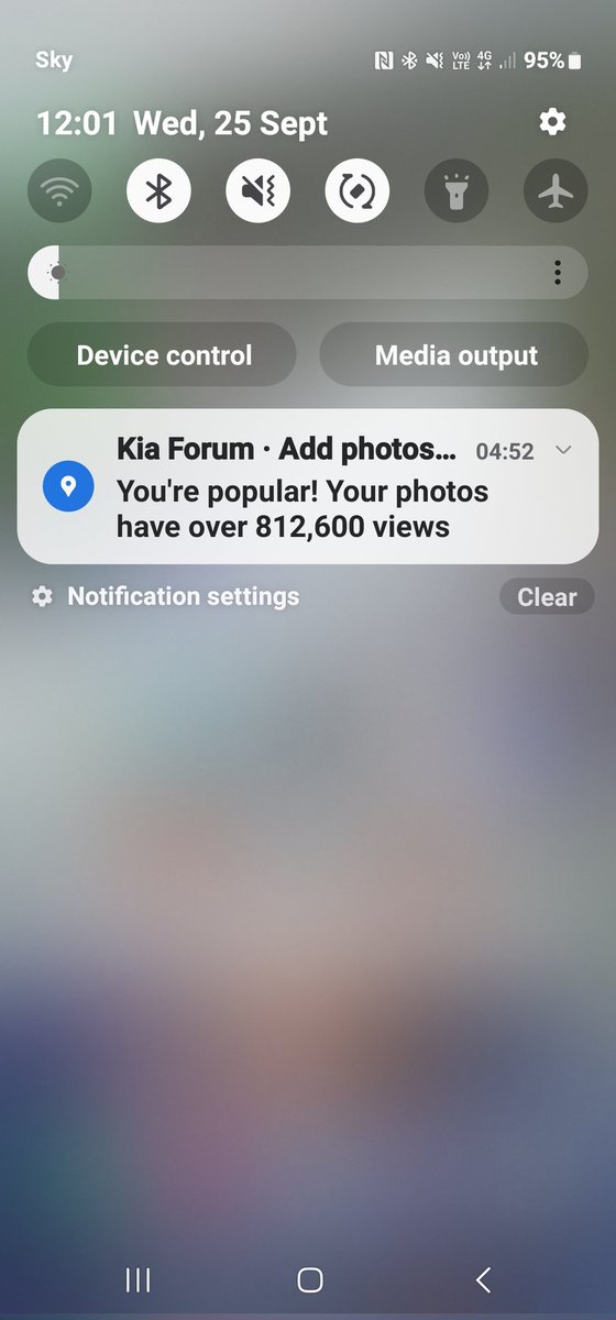 GeorgeCairns19's tweet image. Not sure how #LinkinPark did it, but throughout the entire concert in the 02 London last night, I was apparently in Los Angeles! #gpsspoofing