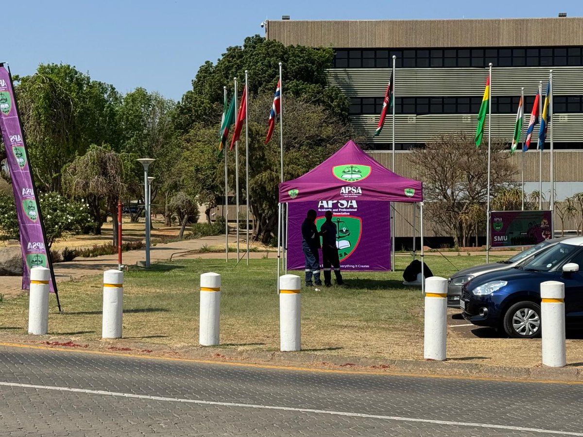 APSA_official's tweet image. Joint Union Mass Meeting underway at Sefako Makgatho University (SMU) GaraNkuwa. Restructuring update.

#APSA
#NEHAWU
#SAPTU

#Join the union of choice.