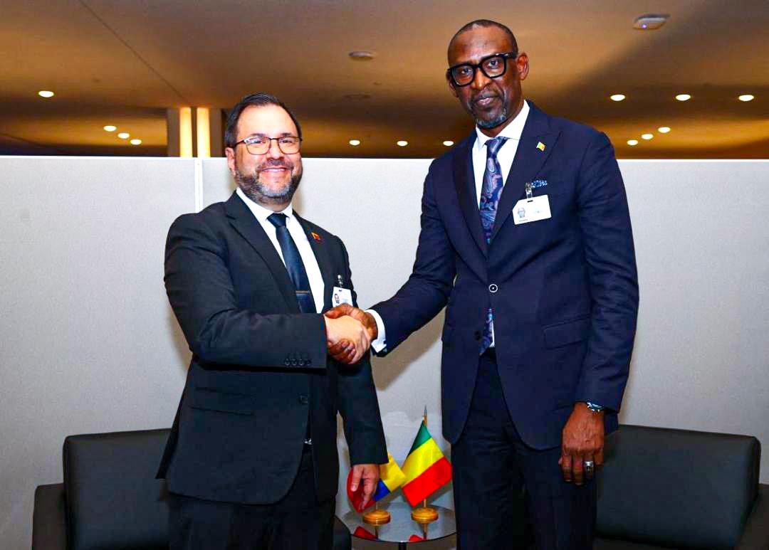 En marge de la 79ème session de l’Assemblée générale des Nations Unies, Monsieur Abdoulaye DIOP, Ministre des Affaires étrangères et de la Coopération internationale, a tenu une rencontre bilatérale avec son homologue de la République Bolivarienne du Venezuela.

Les deux