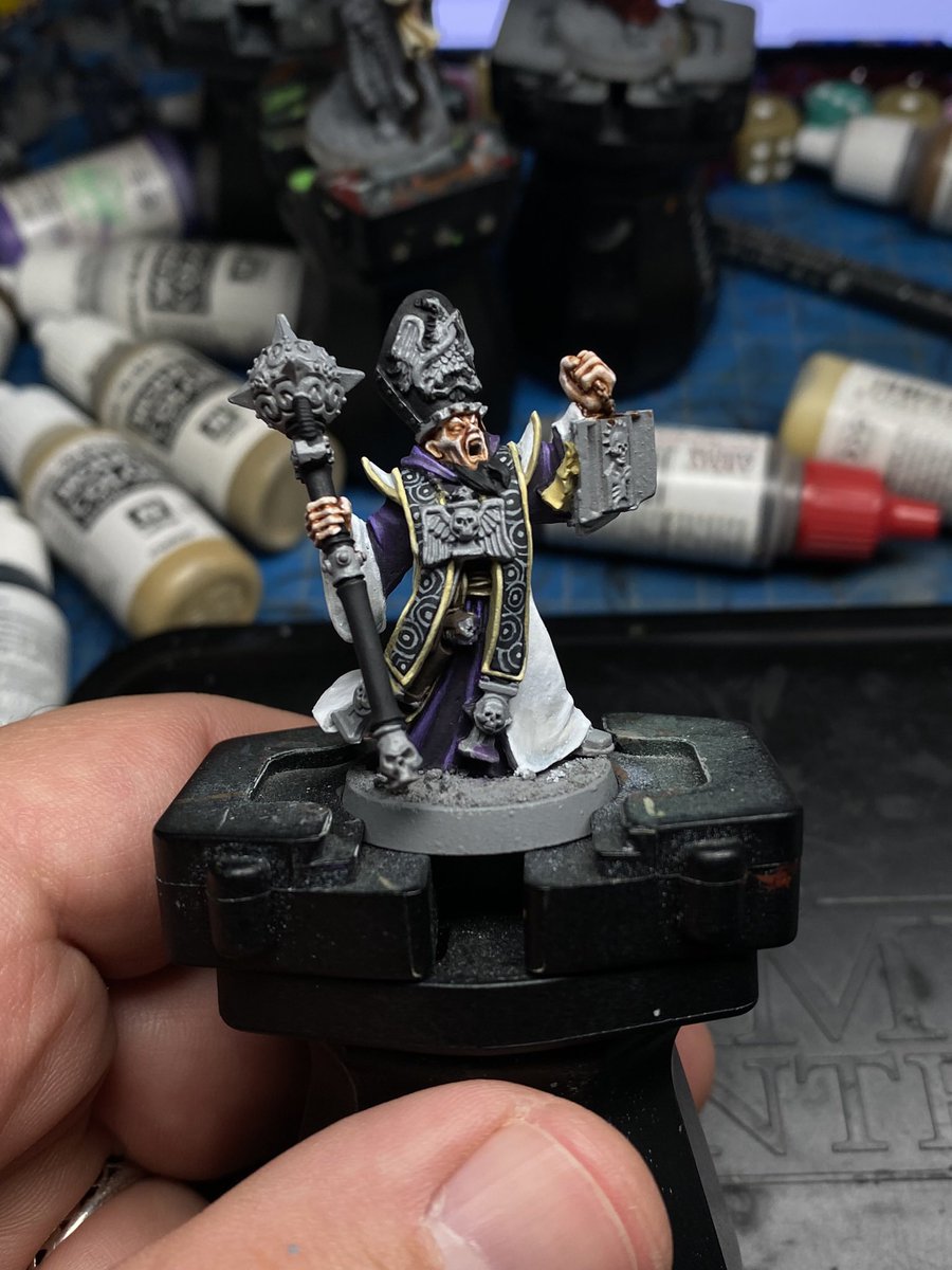Went a little plain on the Confrssor’s robes but decided to do a bit of free hand on the stole.