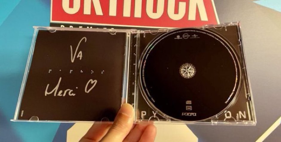 mehdiradio's tweet photo. 🔊SkyrockDédicace (12h-16h) 
T’offre le 📀 dédicacé de @Vacra_Officiel !

RT/FOLLOW et TWEET avec le #AmidiCestMehdi pour participer 

Tirage au sort 16h

1 gagnant(e) 🏆
bonne chance à tous ✌️

#CONCOURS https://t.co/nZsyH1m8lk