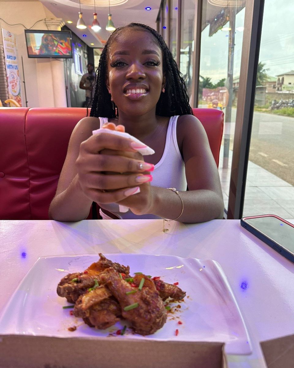 TheJointPizzagh's tweet photo. Lovely view innit? what's your idea of a perfect view over dinner? send in "your view" at #thejointpizzagh #thejointxtra #thejointexperience #hisview #herview
@akua_witty https://t.co/Aw6BZjAAJk