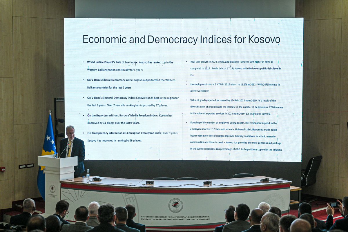 Kosova_PAR's tweet photo. While discussing the connection between democracy and public administration, #KosovaPAR2024 keynote speaker, Prof. Dr. Andrew Massey from @KingsCollegeLon, highlighted the progress Kosova has made, progress that has been praised by international organizations and their indices. https://t.co/YimUYmpeCF