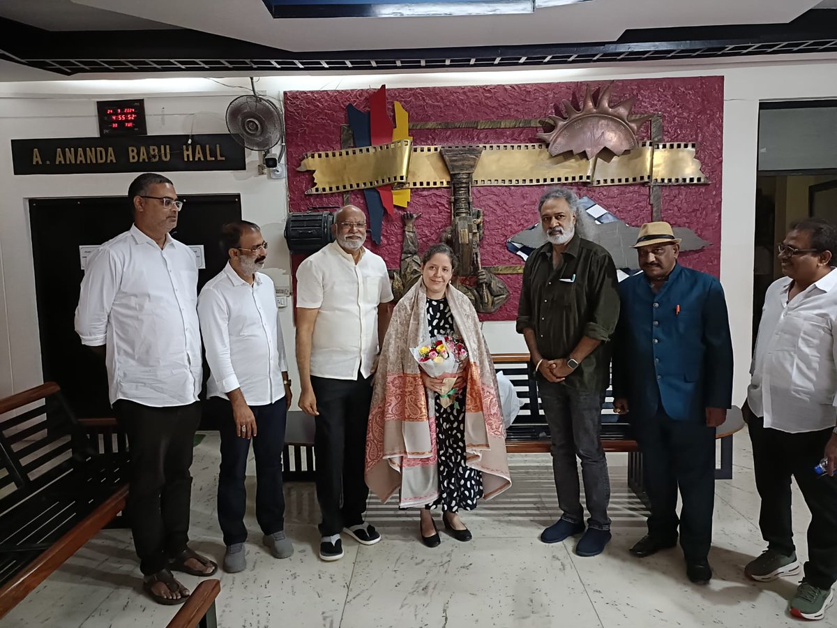 Ragalahariteam's tweet image. Costa Rica Minister Mrs .Sofia Salas Met Telugu Film Chamber &amp;amp; Producer Council Members to Discuss About Possibilities of shooting in Costa Rica for all the permits in single window 

#MullapudiMohan Feuji Software #ManoharReddy  #PrasannaKumar #ChadalvadaSrinivasRao…