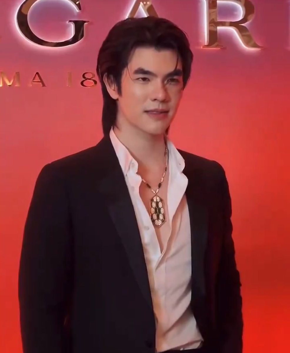 พ่องูเอ๋ย เอ๋ยยยยยยย กินน้ำบ่อไหนนนนน เอ๋ยยยยยยย

MILE WITH BVLGARI TRUNKSHOW 

<a href="/milephakphum/">mile phakphum</a>
#BVLGARITrunkShowxMILE