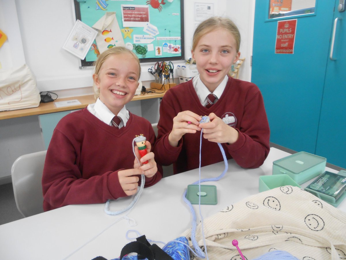 Lockyers_Middle's tweet image. We&apos;ve had an amazing start to the French Knitting Club this year! We are 3 weeks in and Esme has already finished her flamingo and Mrs Shivas has completed a bunny outline with a fluffy pom pom tail!
We look forward to sharing more of their creations with you!