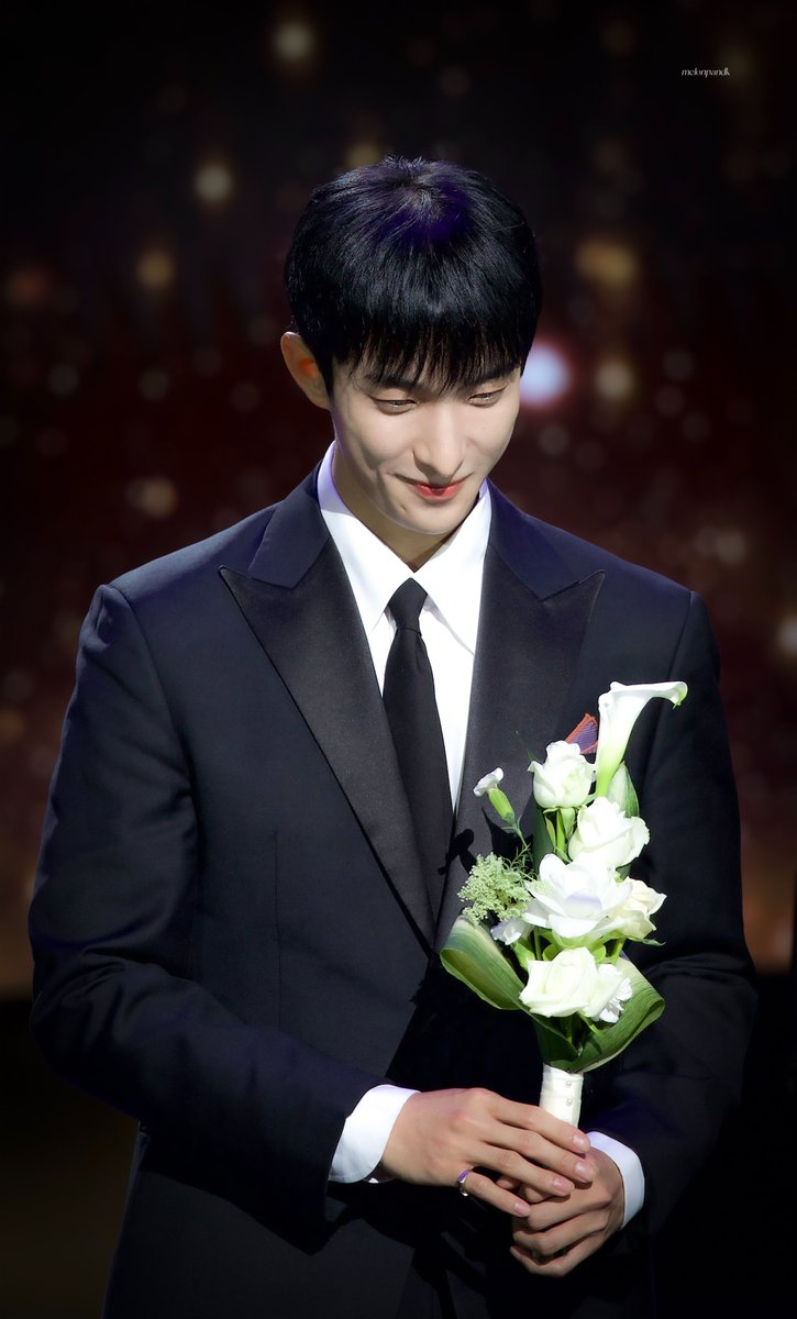 melonpandk's tweet photo. 240925 SDA 
행복하게 웃는 도겸이 모습이 넘 조아...

#도겸 #세븐틴 #SEVENTEEN #ドギョム #DK https://t.co/8lQN8vbSly