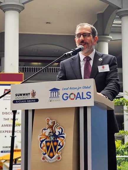 David Wallace tweet media