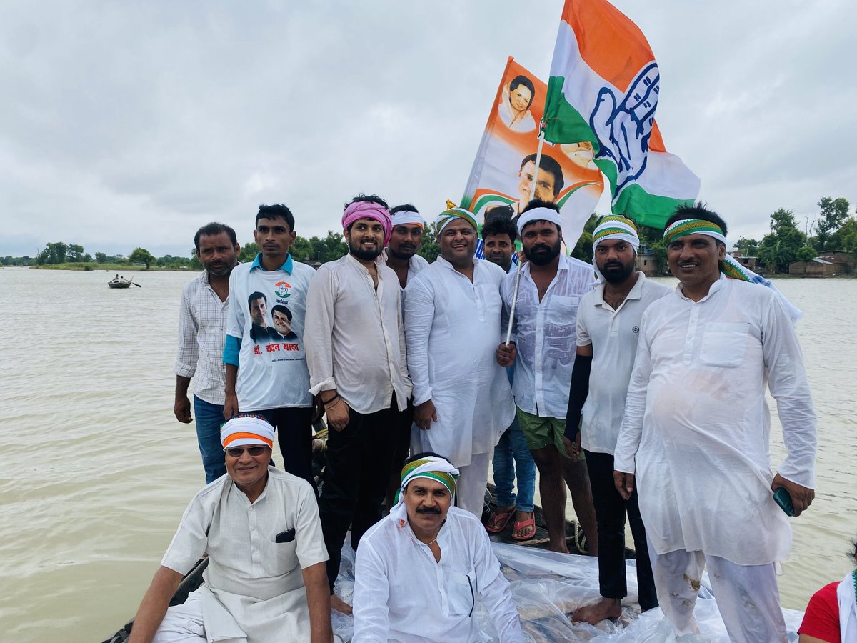 nitin_rustam's tweet photo. 📍 बाढ़ राहत कार्य, खगड़िया सदर
आज युवा कांग���रेस द्वारा चलाए जा रहे राहत कार्य में कांग्रेस पार्टी के राष्ट्रीय सचिव @chandanjnu जी ने बाढ़ पीड़ितों के बीच राशन वितरित किया।
#FloodReliefWork #Khagaria #Congress
#DrChandanYadav #NavinKumar #Nitinpatelrustam @RahulGandhi https://t.co/DyFTlE98IJ
