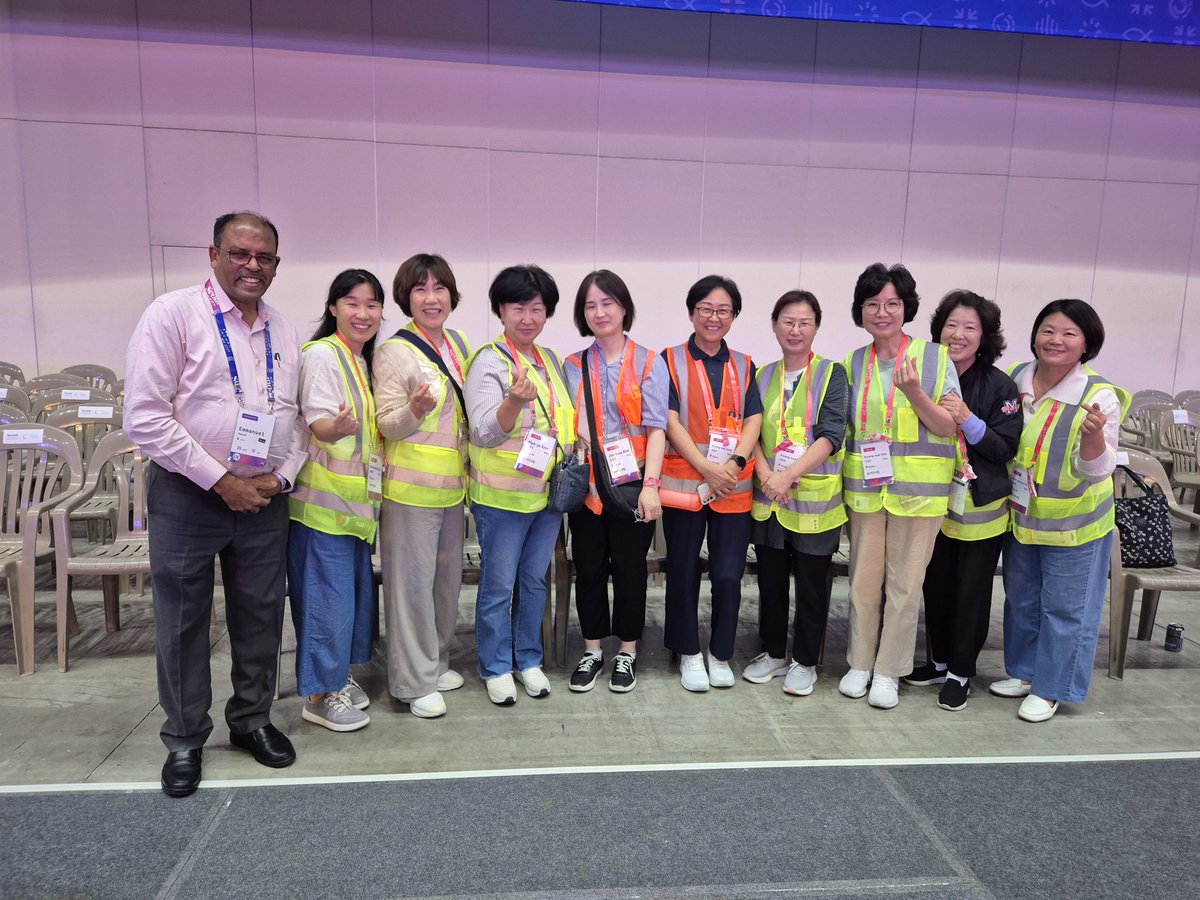 #L4Congress  the wonderful volunteers so always alert  to make the conference hall ready for the next session. Gamsahamnida!
