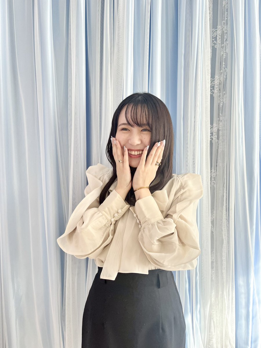 pon____c's tweet photo. アドコスメ、enueのTVerで放映予定のCM撮影おわりました🤍

現場は本当に和やかで、楽しい時間🫶🏻
このような機会をくださった皆様ありがとうございます😭✨

CMの完成をお楽しみに🧚🏻‍♂️

https://t.co/XyLFrb20Jl

#enue #タイコスメ #CM撮影 #アイシャドウ https://t.co/HiiR848Sv9