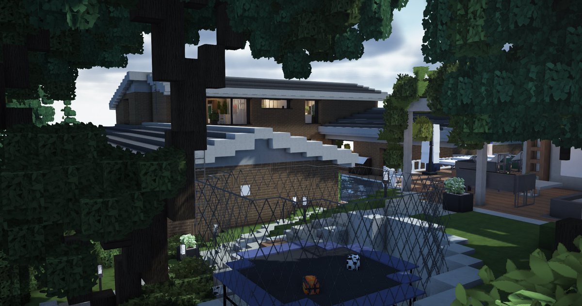 WoKServer's tweet image. Can we appreciate this modern mountain house by Ropezy? Amazing! 

Built on the World of Keralis server
IP: play.keralis.net

@WorldofKeralis @Minecraft 

#Minecraft #Minecraftbuilds #modernhouse