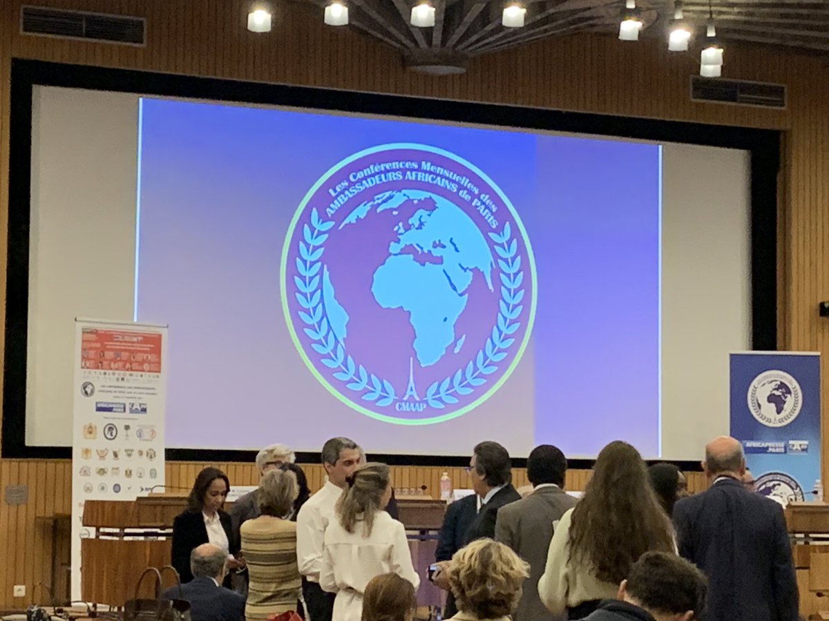 JMCambaceres's tweet image. Conférence des ambassadeurs africains. @UNESCO_fr. Thème: diplomatie culturelle. Rencontres avec personnalités dont @alfredmignot  Pdt-fondateur des Conférences et SE #VijayenValaydon ambassadeur de #Maurice Pdt des ambassadeurs francophones #Paris. Sujet important pour #Afrique.