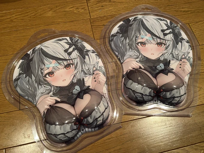 あまりに良すぎて、勢いあまってクロエおっπマウスパッド2つ買ってしまった飼育員ですって呟こうとしたら、5つとか3つとか平気で買いまくってる人がこのタグ多すぎてビビり散らかしてる#またまたさかまた 