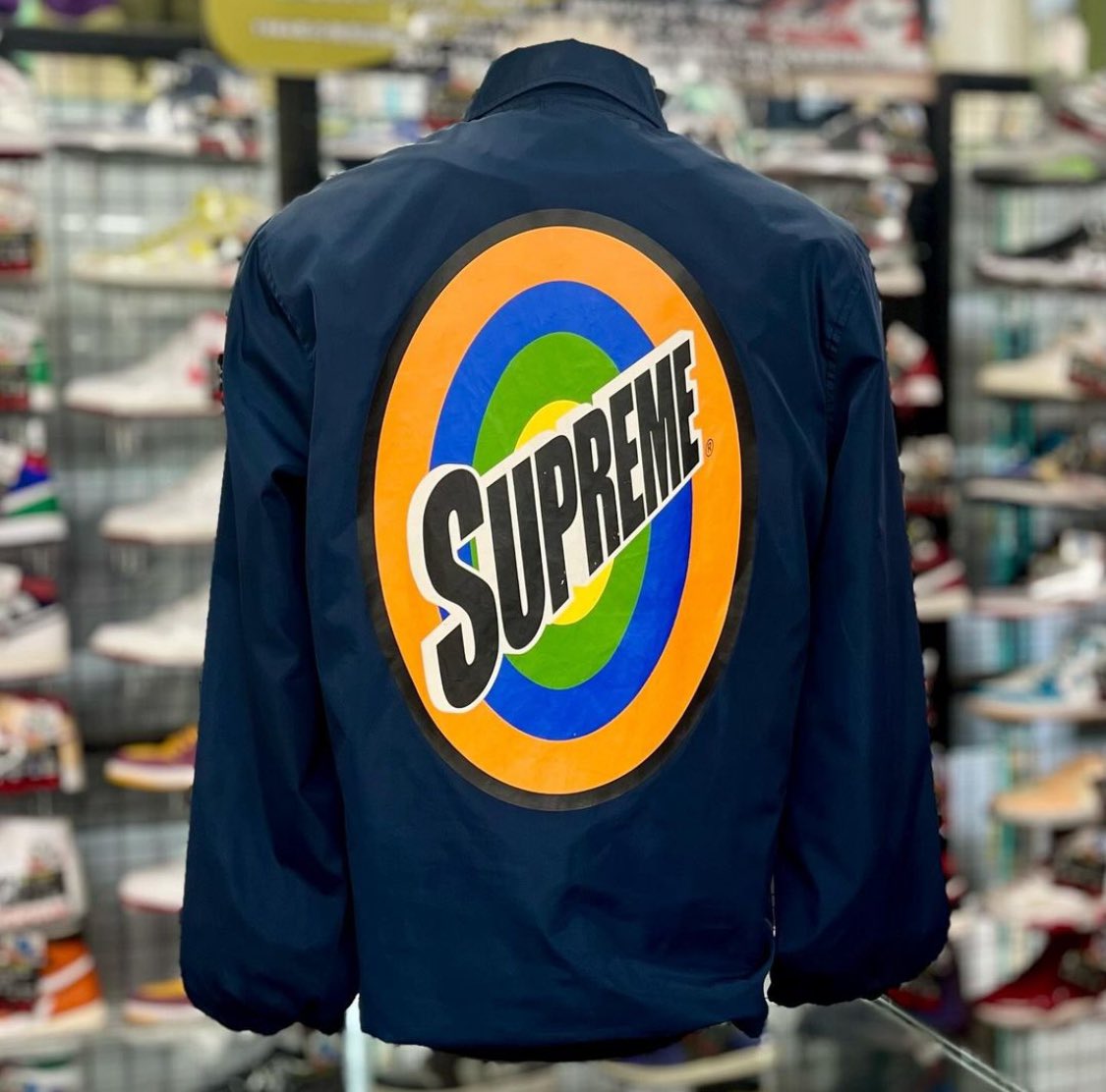 YFurugi's tweet photo. 【#supreme】
#16SS Spin Coaches Jacket

size︰M
状態︰B 
¥12,980(in tax)

🌟秋・冬物も積極的に買取しております❕✨
ぜひ #やちかん にお持ちください（´-`）.｡oO

https://t.co/1D4ECOQtv4 https://t.co/mVRhINBP8N