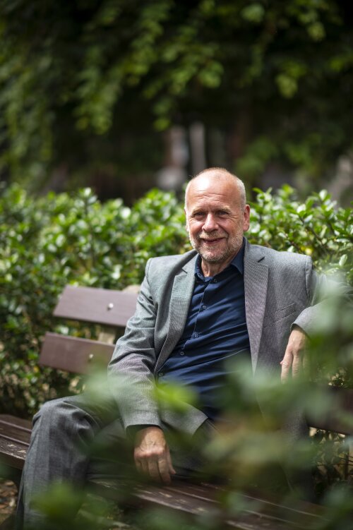 It's with deep sadness &amp; heavy hearts that <a href="/LDRN_LawDev/">Law & Development Research Network (LDRn)</a> mark the passing of Koen De Feyter, professor of international law, law faculty dean <a href="/UAntwerpen/">UAntwerpen</a>, co-founder &amp; chair of LDRN, remarkable scholar &amp; mentor for many across the globe. In Koen's memoriam: shorturl.at/I5KDn